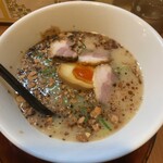 麺屋 かがり - 焦がしニンニク黒ラーメン 950円