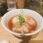 Japanese Ramen Noodle Lab Q - 醤油わんたん麺