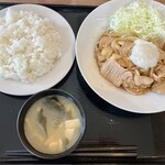 ホワイトハウス - 料理写真:ブタポン定食