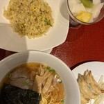 Hamamatsu Gyouza Kinka - 半炒飯とラーメンセット