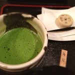 ちゃみせ 茶るん - 宇治抹茶セット

絵本作家の方にも出会えて満足。
