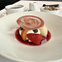 THE COSMOPOLITAN GRILL BAR TERRACE - レアチーズムースケーキ