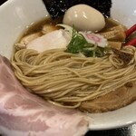 中華蕎麦 しげ田 - スープは出汁感が弱いバランスの取れた生醤油ってところでしょうか！