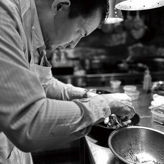 名店で修行を積んだ料理長の本格的なお料理をご提供します。