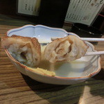 丸勝万吉 - 確かに餃子が入ってる～