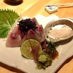 藤家 - 先取りぶり造り：850円♪藻塩がまた美味し！尖ってなくってまろやかぁ～♪