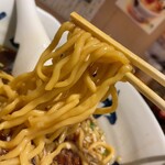 浅草名代らーめん 与ろゐ屋 - 太くゆる〜くウェーブがかった麵