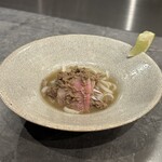 Nose to Tail - 牛骨ベースのフォー