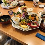 カジュアル和食と地酒しおさか - 煮物も上品な味　一品一品が渾身の味と見た目！