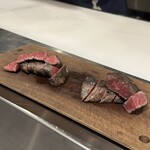 Nose to Tail - ウチモモのダーティーステーキ（通常と熟成の食べ比べ）