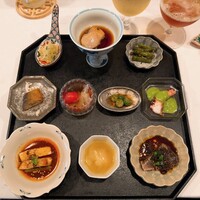 中國菜 奈良町 枸杞 - よだれ鶏　紋甲烏賊　カツオ　鮎　トマトとクラゲ　胡瓜　タコのジャオマーソース　　帆立の紹興酒漬け　インゲン