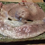 人形町 肉寿司 - 名物のさしとろ