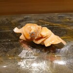 京極寿司 - ◯煮蛤（千葉、九十九里浜）
      甘くトロミある餡に食感を、残されている蛤。
      一体感のある味わいで美味しい。