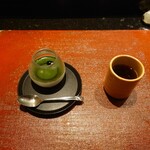 京極寿司 - デザートとほうじ茶
      
      ◯ほうじ茶
      苦みシッカリで味わいを締めるには良い感じ。
