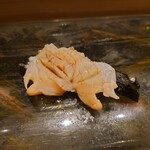 京極寿司 - ◯バイ貝
      コリコリっとした食感とバイ貝の甘み（旨味）
      そこに海苔を間に挟むことによって
      海苔の香りと味わいがいい仕事をしているよねえ❕