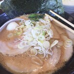 クリーミーTonkotsuラーメン 麺家神明 - 