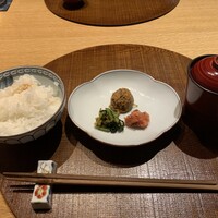猩々 - 【八ノ皿】～【九ノ皿】　匠の米　銀シャリ釜炊きご飯、友一式