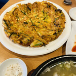 韓国家庭料理 我が家 - 海鮮チヂミ 1,500円