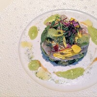アンフュージョン - 活〆コチと夏野菜のカルパッチョ仕立て　グリーンマスタード風味　天然クレソンソース　安曇野の野菜を添えて