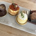 レタンプリュス - 左からカンテサンス・パラディ・フロマージュキュイ・モンブラン