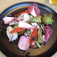 Osteria IL VIAGGIO - 水ダコと薪焼き野菜の燻製マリネ