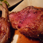 炭火焼酒亭ローリンストーン - 名物／豪州産骨付きラムロース　ズームアップ