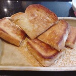 南海グリル - バター含んだ食パン