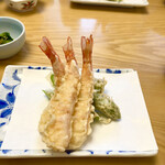 天ぷら よこい - ●二皿目
      ・アスパラガス（長野県）
      ・海老