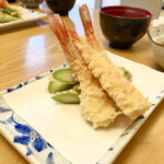 天ぷら よこい - ●二皿目
      ・アスパラガス（長野県）
      ・海老