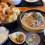 211334069 - ミニ天丼　噂通りミニじゃない（笑）