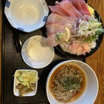 Ishokutei Yuuzenya - 本日の二食丼（マグロとヒラマサ）