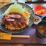 東右衛門 - ソースかつ丼ロース(大盛り)