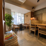 Cafe OPLA - 内観 ①