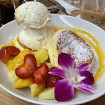 オリジナルパンケーキハウス - トロピカルミックスフルーツのふわふわパンケーキ