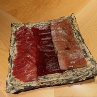 すが弥 - 赤身、中トロ、大トロ