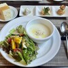 Ｔｒａｔｔｏｒｉａ Ａｕｇｕｒｉ - サラダ、スープ、前菜3種＋フォカッチャ