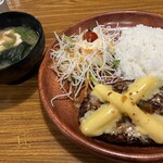 びっくりドンキー - チーズバーグディッシュ