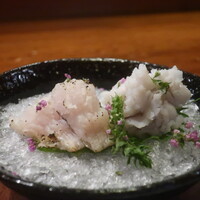 天一坊 - 鱧の炙りと湯引きアップ