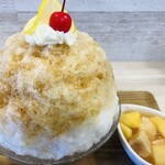 かき氷店 小桃 - クラフトコーラのかき氷1700円　桃ジュレ300円