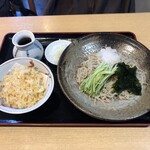 太治平 - 冷やしたぬき蕎麦、990円。