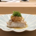 すし宮川 - 白甘鯛の松笠焼き
