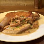 クヴェルクル - 美膳軍鶏、ジロール茸