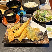 大漁市場 なるみ乃 薬院店 - 