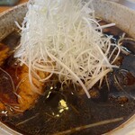 麺武 はちまき屋 - しょうゆ　白髪ネギ追加