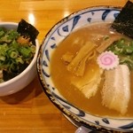 鰹本節とんこつラーメン＋肉ネギごはん