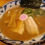 鰹本節とんこつラーメン（アップ）
