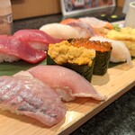 沼津魚がし鮨 流れ鮨 御殿場店 - 