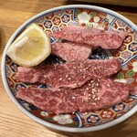 焼肉ホルモン大衆酒場 真 肉焼屋 - 