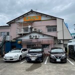 レストラン ふくしん - 駐車場。