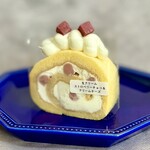 ロールケーキの店 そらのおかし - 料理写真:ストロベリーチーズ　415円